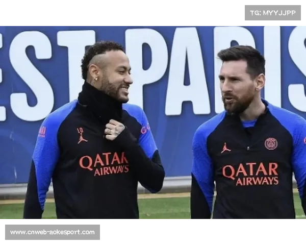 梅西现身巴黎训练基地疑似与俱乐部讨论回归事宜引发热议